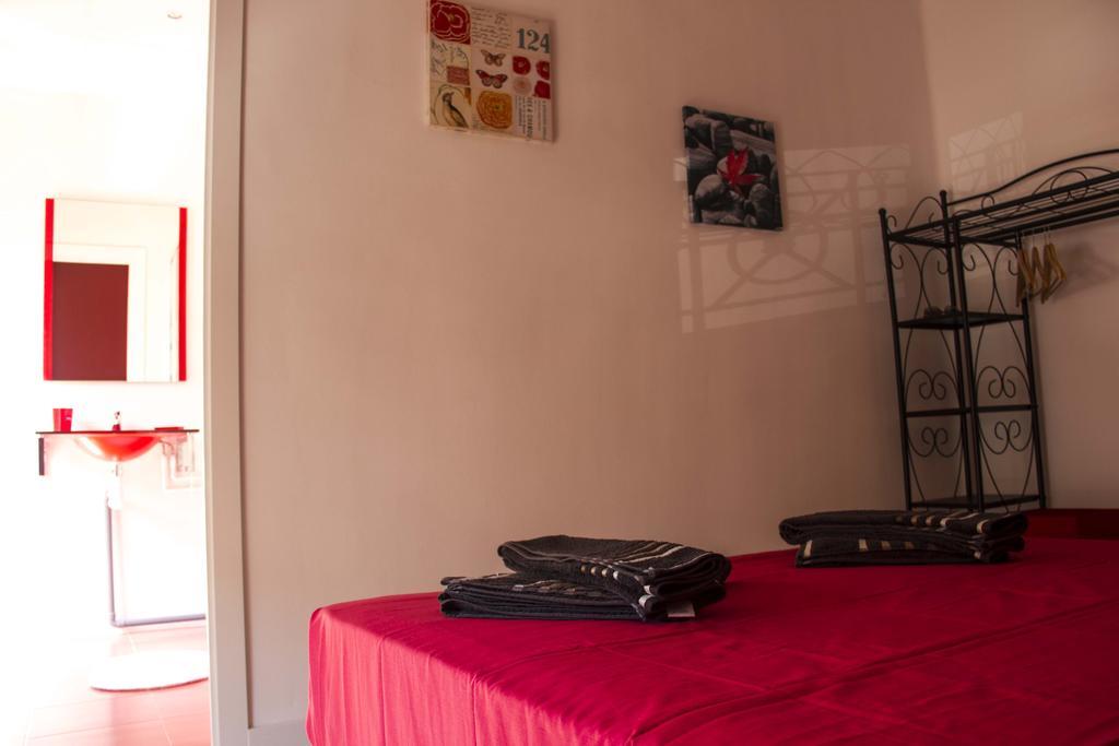 Colors Rooms Valenza Esterno foto
