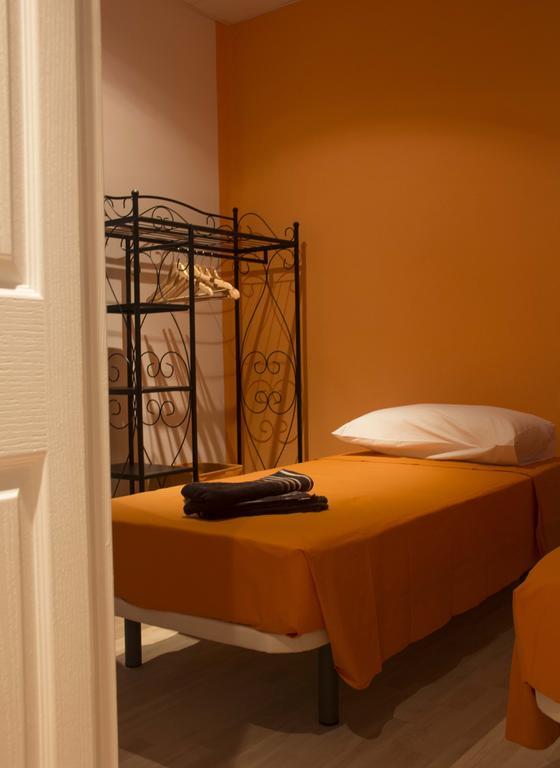Colors Rooms Valenza Esterno foto